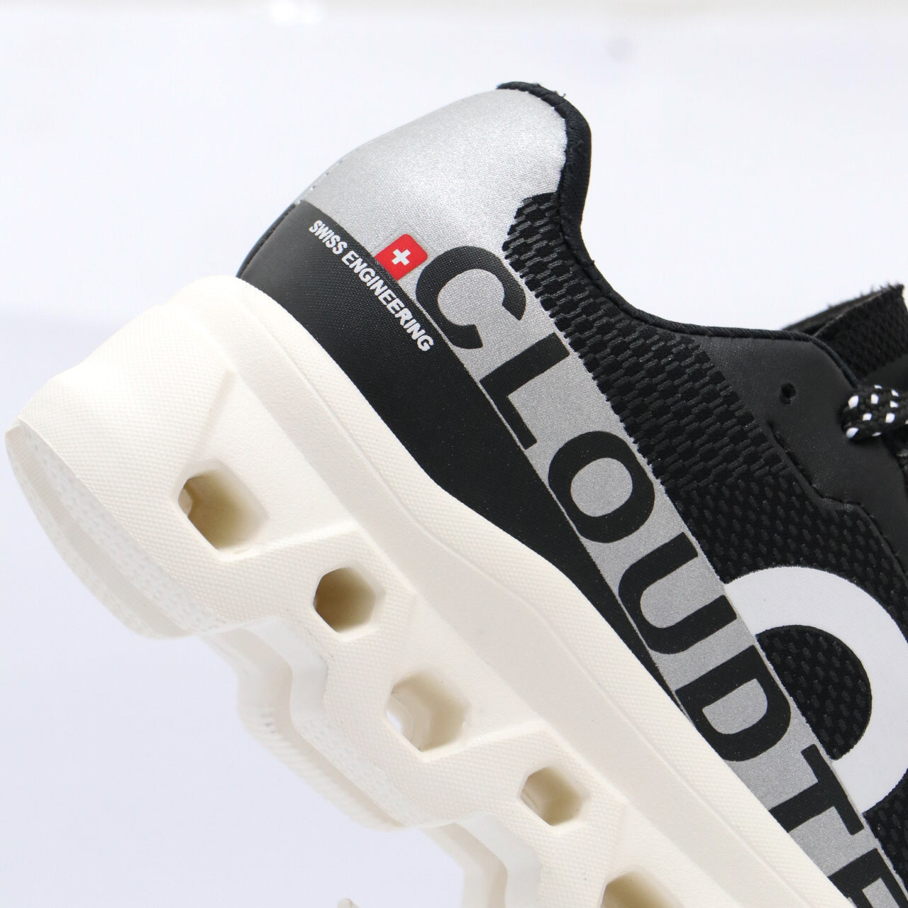 TENIS ON CLOUDMONSTER SUELA EVA Y17